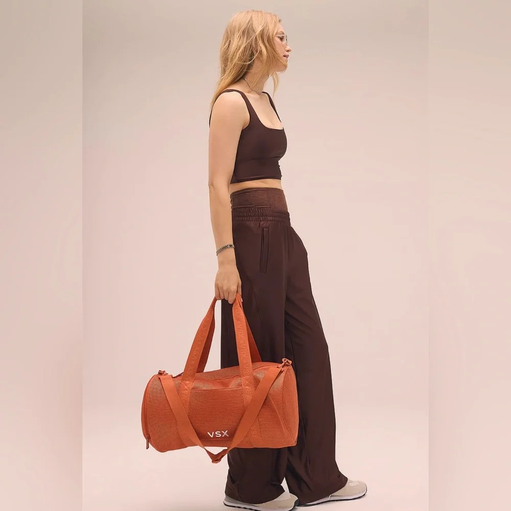 🆕 RESERVED FB VICTORIA'S SECRET VS ACTIVE MESH MESH DUFFLE BAG GYM TRAVEL ORANGE - Picture 5 of 11